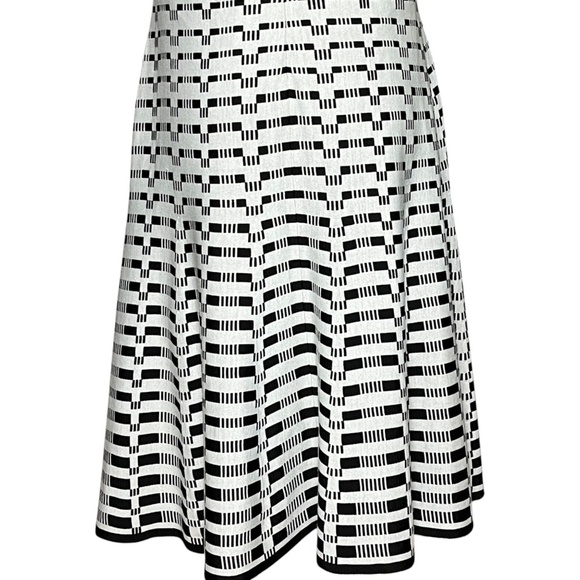 St. John Gray Black Knit Fit & Flare Dress Rayon Wool Printed Boat Neck size 12 - Picture 6 of 11